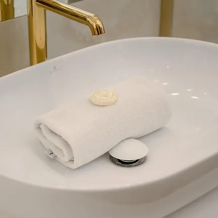 Elegant With Balcony By The Oder River In By Renters Prestige 弗罗茨瓦夫