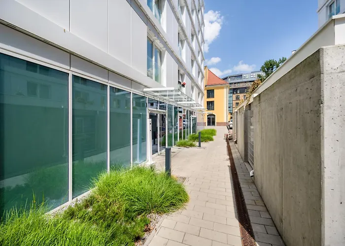 Elegant With Balcony By The Oder River In By Renters Prestige Breslavia