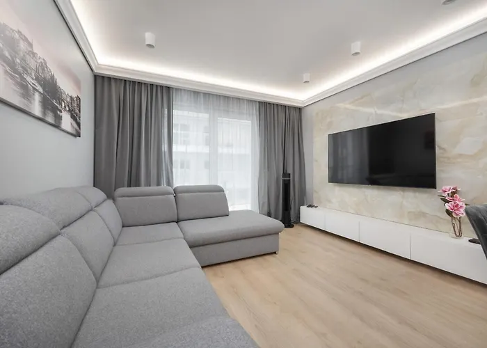 Elegant With Balcony By The Oder River In By Renters Prestige *